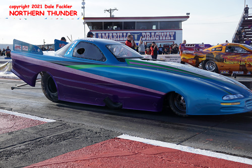 Scott Pareso - 'Altered Reality' (near 
lane) vs Bob Alberty Jr. - 'Thunderin' Okie' (far lane)